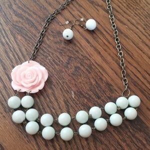 Plunder Tamson necklace with matching earrings